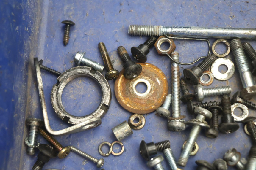 photo de BOLSA DE TORNILLERÍA TORNILLO PIAGGIO ZIP 2T 50 (2009 - 2019) - Detalle de la pieza