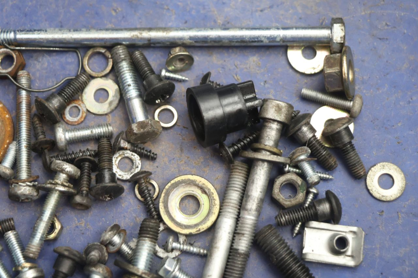 photo de BOLSA DE TORNILLERÍA TORNILLO PIAGGIO ZIP 2T 50 (2009 - 2019) - Zoom estado de uso
