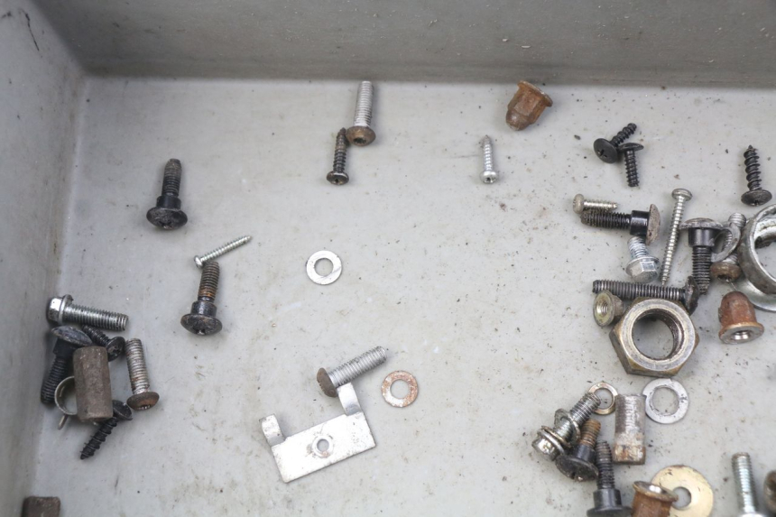 photo de TORNILLOS PIAGGIO ZIP 4T 50 (2006 - 2017) - Primer plano técnico