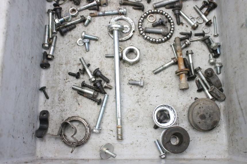 photo de BOLSA DE TORNILLERÍA TORNILLO PIAGGIO ZIP 4T 50 (2018 - 2020) - Otra perspectiva