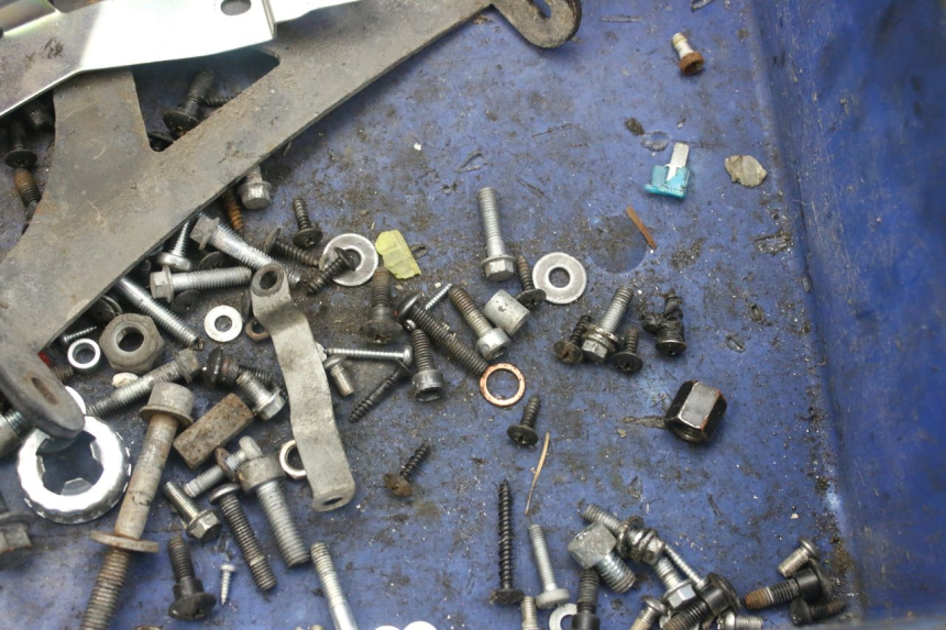 photo de BOLSA DE TORNILLERÍA TORNILLO PIAGGIO ZIP 4T 50 (2018 - 2020) - Detalle de la pieza