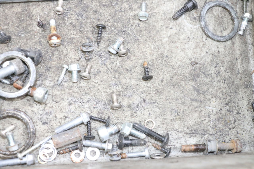 photo de BOLSA DE TORNILLERÍA TORNILLO PIAGGIO ZIP 4T 50 (2018 - 2020) - Zoom estado de uso