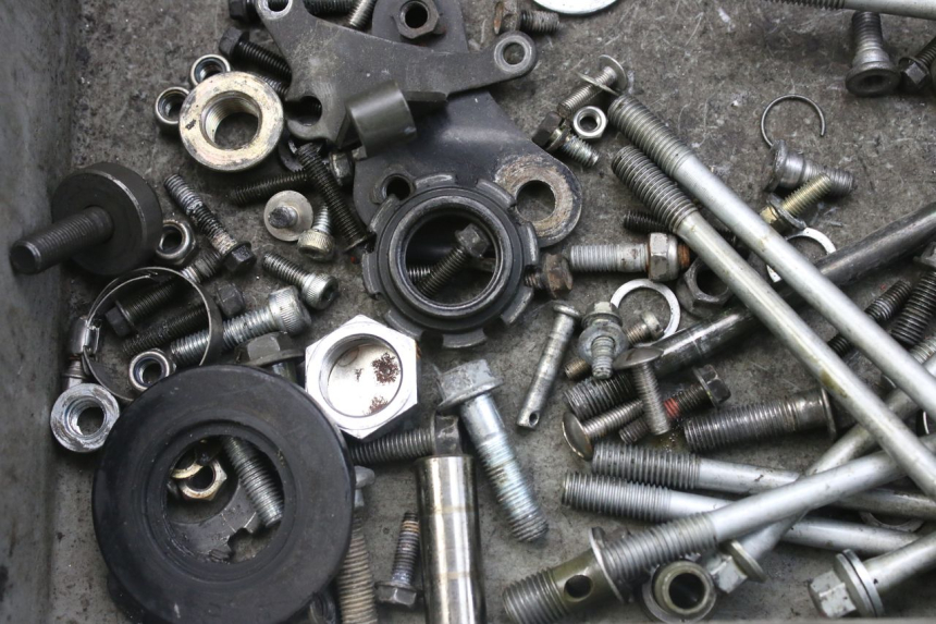 photo de BOLSA DE TORNILLERÍA TORNILLO KAWASAKI ZX-6R ZX6R 600 (1995 - 1997) - Detalle de la pieza