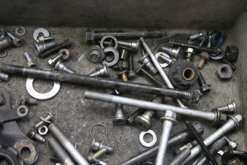 photo de BOLSA DE TORNILLERÍA TORNILLO KAWASAKI ZX-6R ZX6R 600 (1995 - 1997) - Otra perspectiva