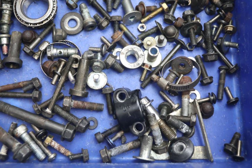 photo de BOLSA DE TORNILLERÍA TORNILLO KAWASAKI ZX-6R ZX6R 600 (1995 - 1997) - Primer plano técnico