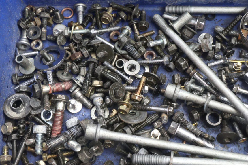 photo de TORNILLOS KAWASAKI ZZR 600 (1995 - 2004) - Detalle de la pieza