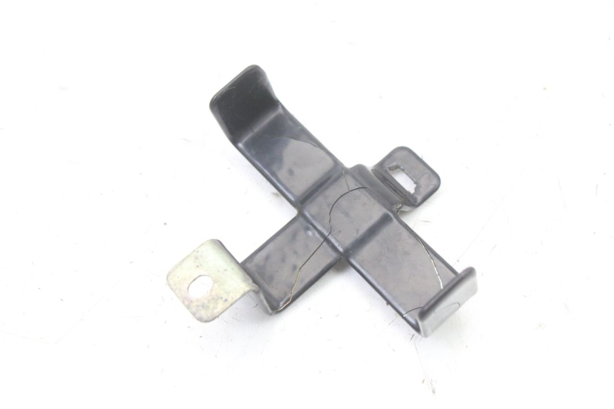 photo de CORREA BATERIA HONDA SCV LEAD 100 (2003 - 2007) - Primer plano técnico