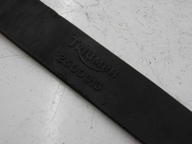 photo de CORREA BATERIA TRIUMPH TROPHY 1200 (1996 - 2003) - Zoom estado de uso