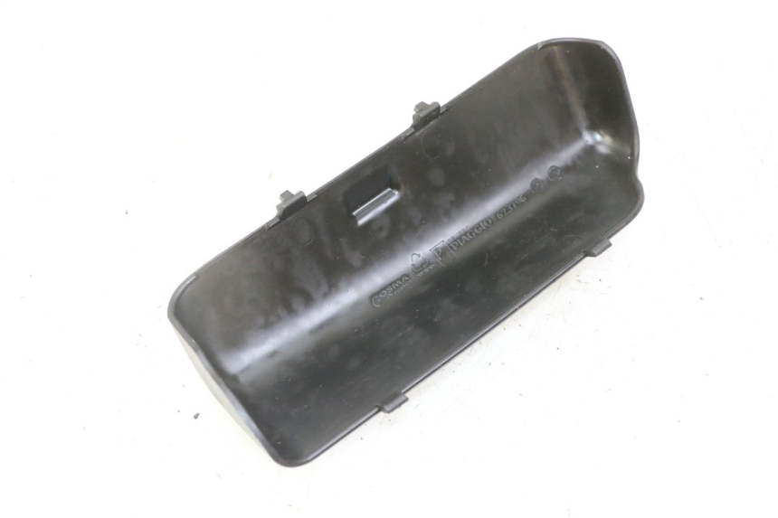 photo de CORREA ESTUCHE DE HERRAMIENTAS PIAGGIO MP3 LT 300 (2010 - 2016) - Detalle de la pieza