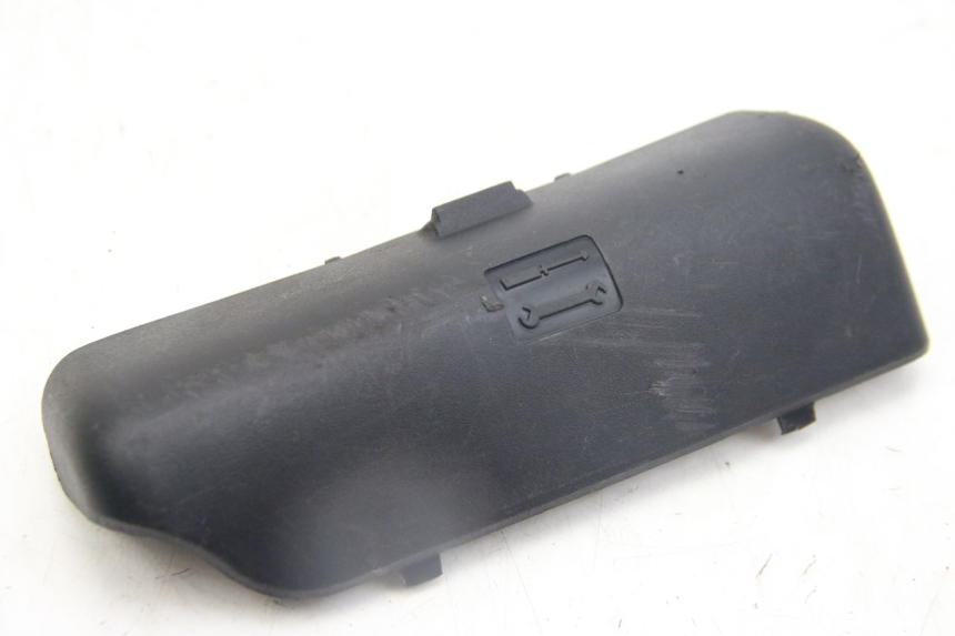 photo de CORREA ESTUCHE DE HERRAMIENTAS PIAGGIO MP3 125 (2006 - 2014) - Detalle de la pieza