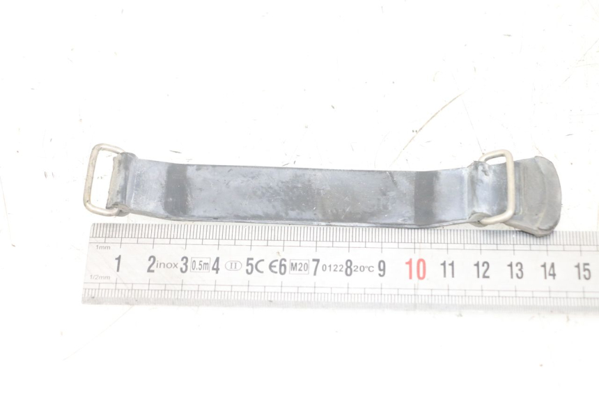 photo de CORREA ESTUCHE DE HERRAMIENTAS YAMAHA TDM ABS 900 (2002 - 2014) - Detalle de la pieza