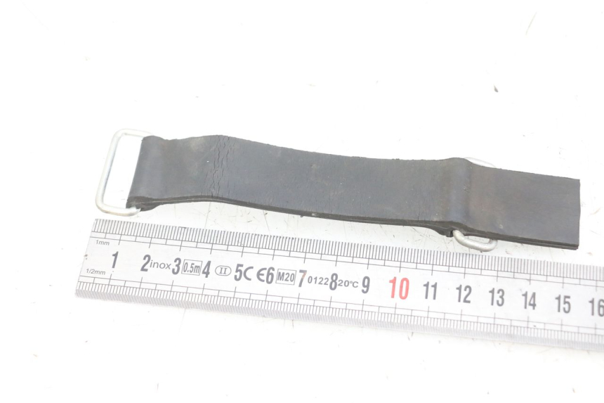 photo de CORREA ESTUCHE DE HERRAMIENTAS KAWASAKI VERSYS ABS 650 (2015 - 2018) - Detalle de la pieza