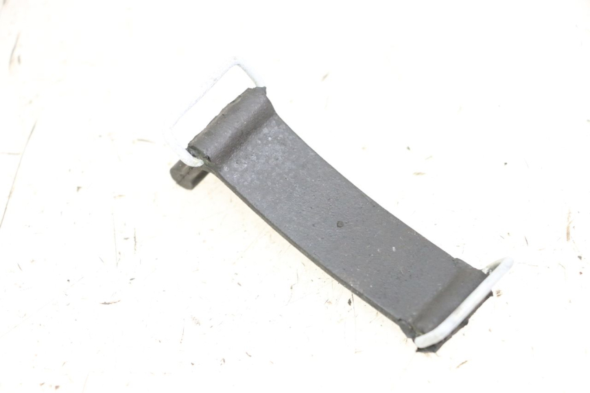 photo de CORREA ESTUCHE DE HERRAMIENTAS YAMAHA XMAX X-MAX 125 (2006 - 2009) - Detalle de la pieza