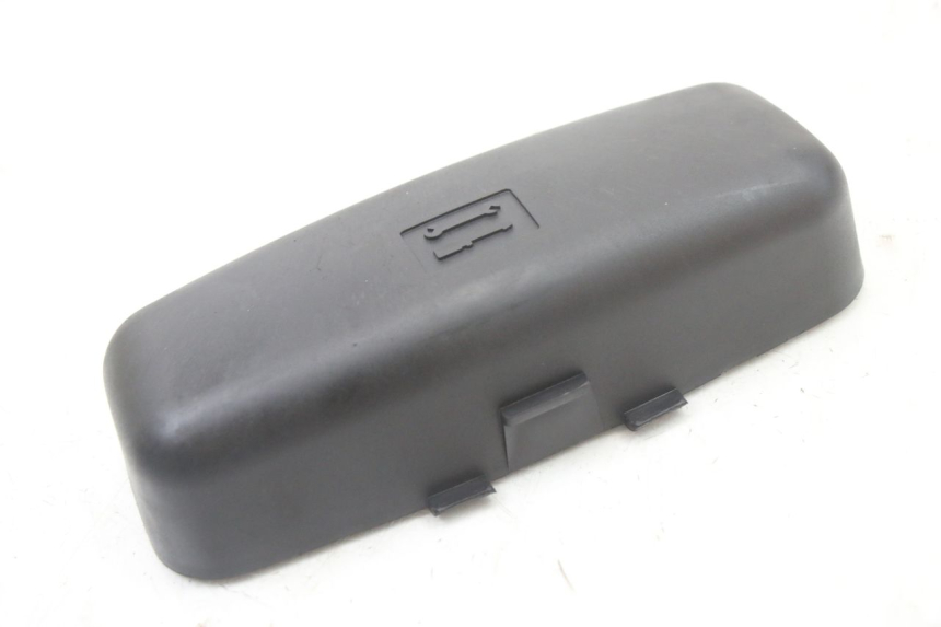 photo de CORREA ESTUCHE DE HERRAMIENTAS PIAGGIO XEVO - X EVO 125 (2007 - 2017) - Zoom estado de uso