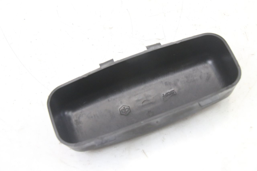 photo de CORREA ESTUCHE DE HERRAMIENTAS PIAGGIO XEVO - X EVO 125 (2007 - 2017) - Primer plano técnico