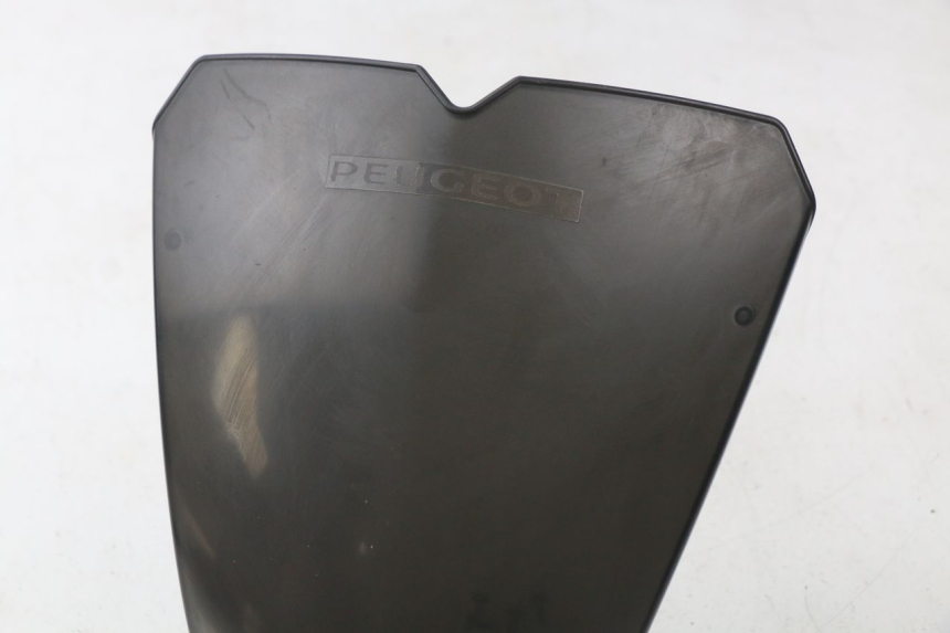 photo de PARABRISAS PEUGEOT KISBEE 2T 50 (2010 - 2017) - Detalle de la pieza