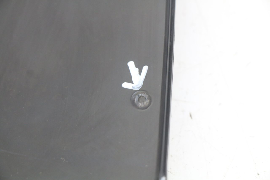 photo de DEFLECTOR DE VIENTO PEUGEOT KISBEE 4T 50 (2010 - 2017) - Estado de la superficie y material