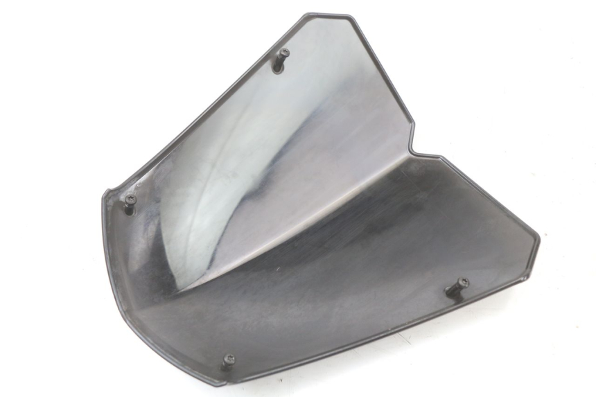 photo de DEFLECTOR DE VIENTO PEUGEOT KISBEE 4T 50 (2018 - 2022) - Detalles de los puntos de fijación