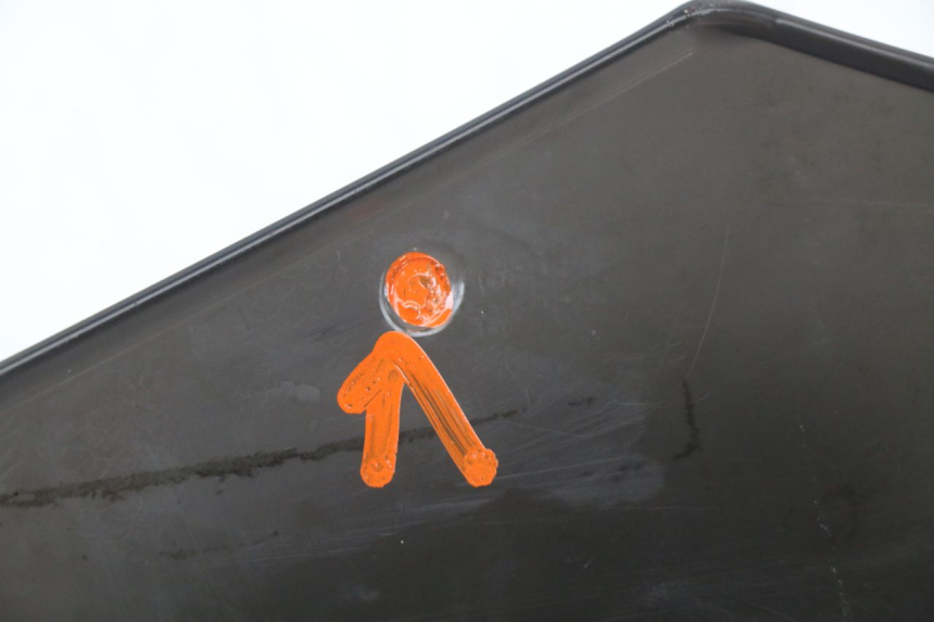 photo de DEFLECTOR DE VIENTO PEUGEOT KISBEE 4T 50 (2010 - 2017) - Detalles de los puntos de fijación