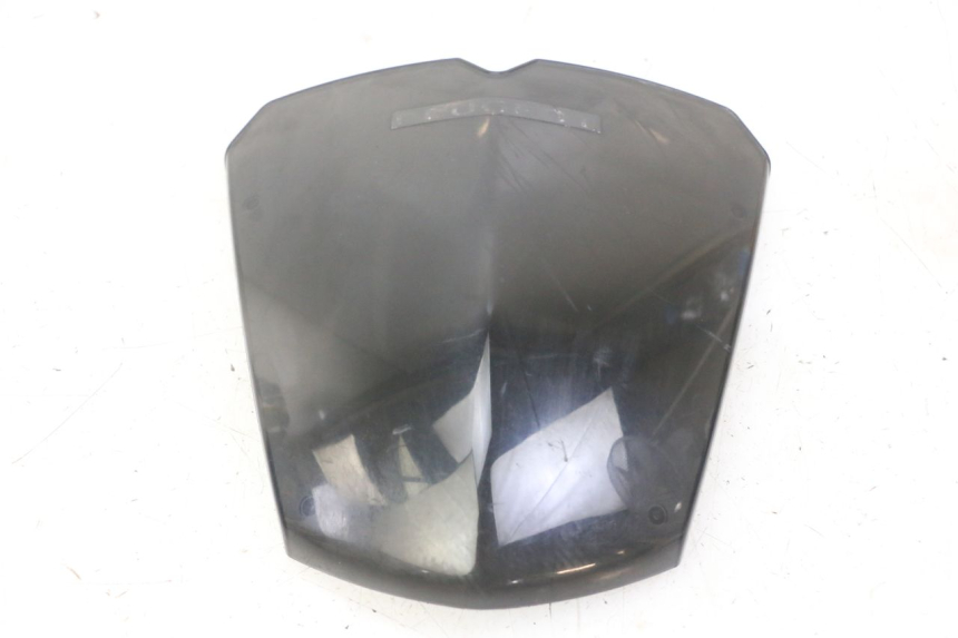 photo de DEFLECTOR DE VIENTO PEUGEOT KISBEE 4T 50 (2018 - 2022) - Detalles de los puntos de fijación