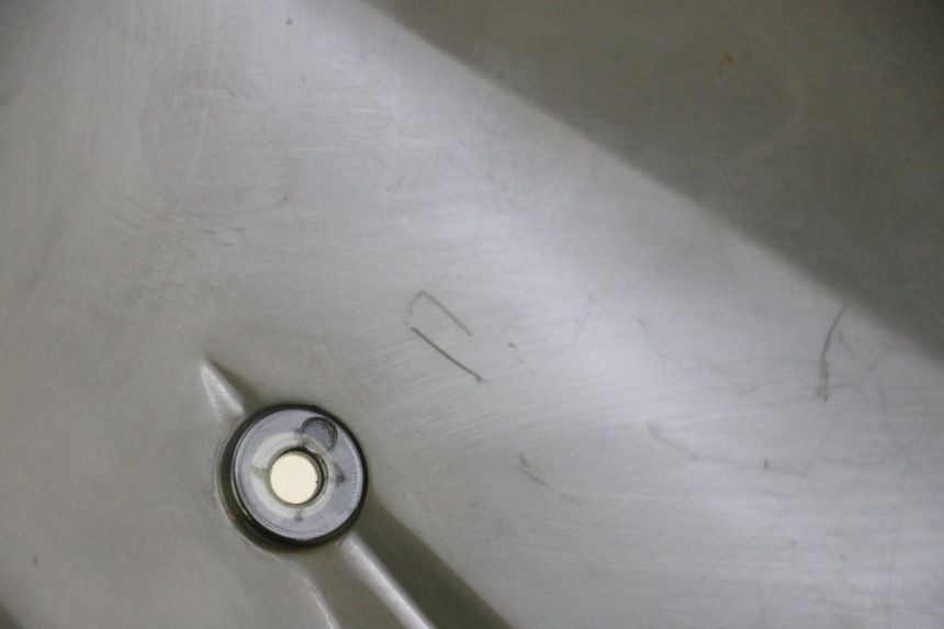 photo de DEFLECTOR DE VIENTO GILERA RUNNER SP 50 (2009 - 2017) - Detalles de los puntos de fijación