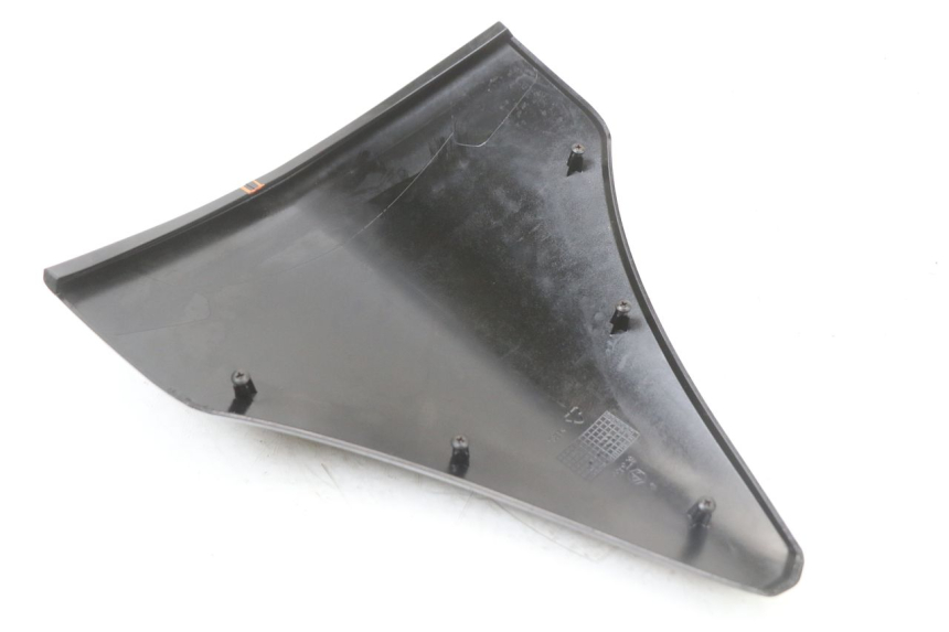 photo de DEFLECTOR DE VIENTO PIAGGIO X10 125 (2012 - 2017) - Detalles de los puntos de fijación