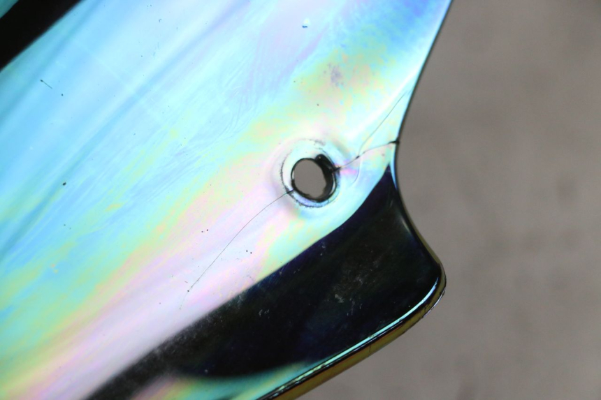 photo de CUPULA YAMAHA FZ1 FAZER 1000 (2007 - 2009) - Detalles de los puntos de fijación