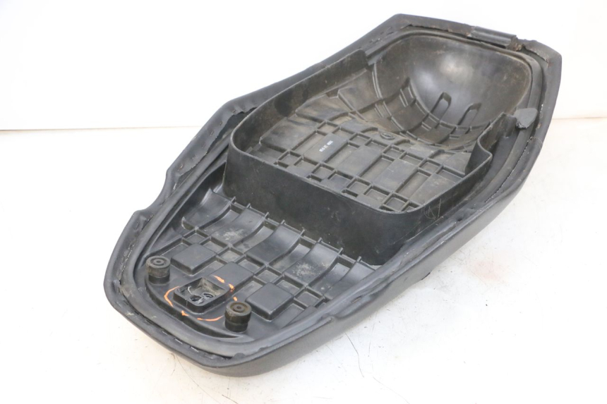 photo de ASIENTO KYMCO AGILITY 16+ 4T 50 (2018 - 2023) - Características distintivas