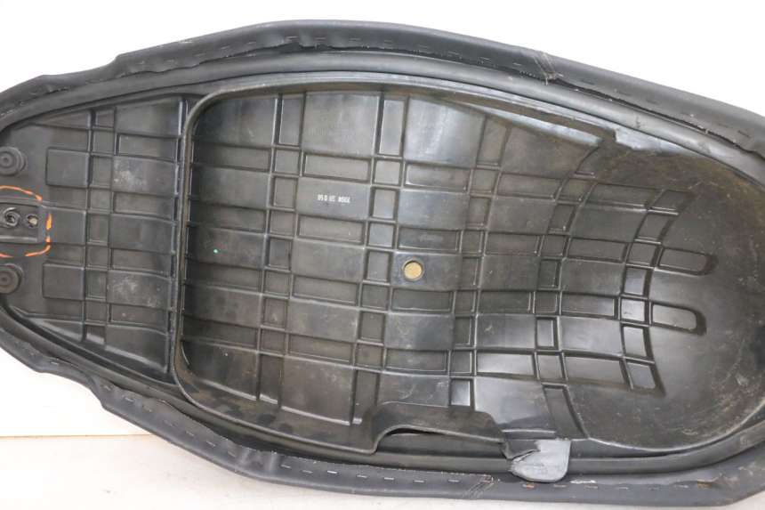 photo de ASIENTO KYMCO AGILITY 16+ 4T 50 (2018 - 2023) - Primer plano de alta resolución