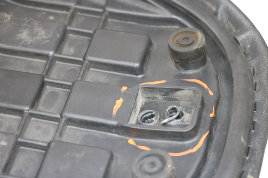 photo de ASIENTO KYMCO AGILITY 16+ 4T 50 (2018 - 2023) - Primer plano técnico