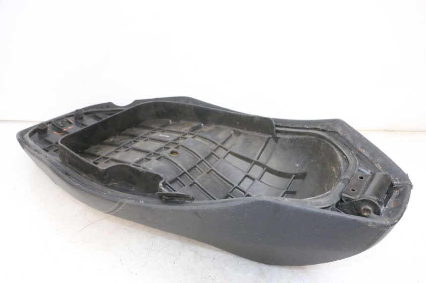 photo de ASIENTO KYMCO AGILITY 16+ 4T 50 (2018 - 2023) - Estado de la superficie y material