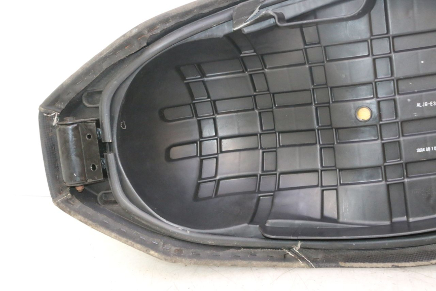 photo de ASIENTO KYMCO AGILITY 16+ 4T 50 (2018 - 2023) - Primer plano técnico
