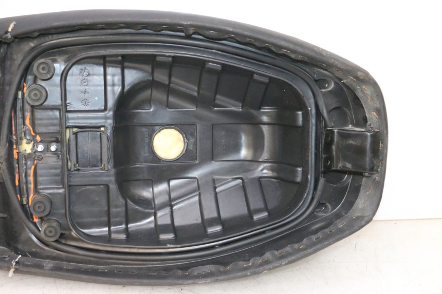 photo de ASIENTO KYMCO AGILITY 4T 50 (2018 - 2022) - Ángulo de visión alternativo