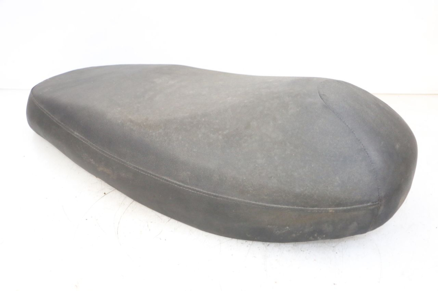 photo de ASIENTO KYMCO AGILITY 4T 50 (2018 - 2022) - Primer plano técnico