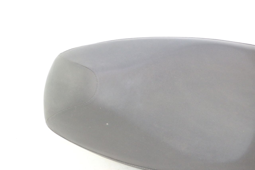 photo de ASIENTO KYMCO AGILITY 4T 50 (2018 - 2022) - Detalles de los puntos de fijación
