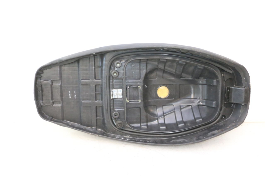 photo de ASIENTO KYMCO AGILITY 4T 50 (2018 - 2022) - Detalles de los puntos de fijación