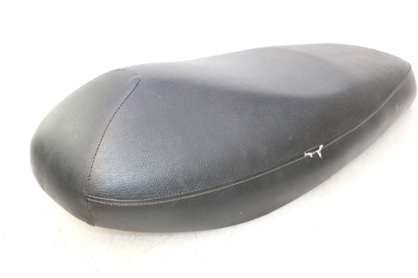 photo de ASIENTO KYMCO AGILITY 4T 50 (2018 - 2022) - Detalles de los puntos de fijación