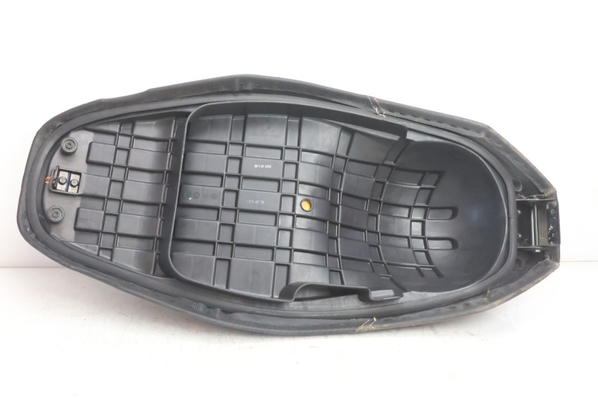 photo de ASIENTO KYMCO AGILITY CITY 16P 125 (2015 - 2024) - Enfoque en la estructura