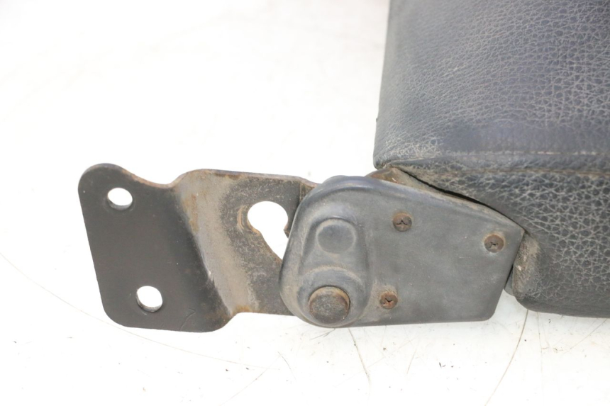 photo de ASIENTO TRASERO KYMCO AGILITY 4T 10" 50 (2005 - 2018) - Detalle de la pieza