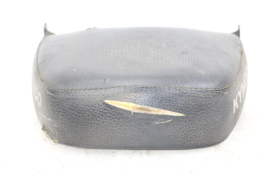 photo de ASIENTO TRASERO KYMCO AGILITY 4T 50 (2005 - 2018) - Zoom sobre los componentes