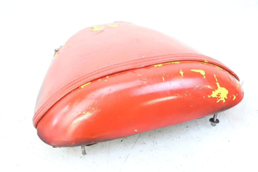 photo de ASIENTO TRASERO APRILIA RS 50 (1999 - 2005) - Primer plano técnico