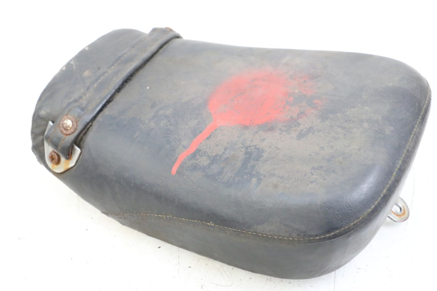 photo de Asiento trasero HYOSUNG GV AQUILA 125 (2000 - 2009) - Estado de la superficie y material