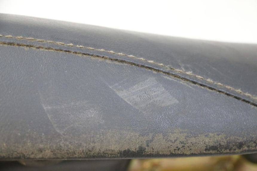 photo de Asiento trasero HYOSUNG GV AQUILA 125 (2000 - 2009) - Detalle de la pieza