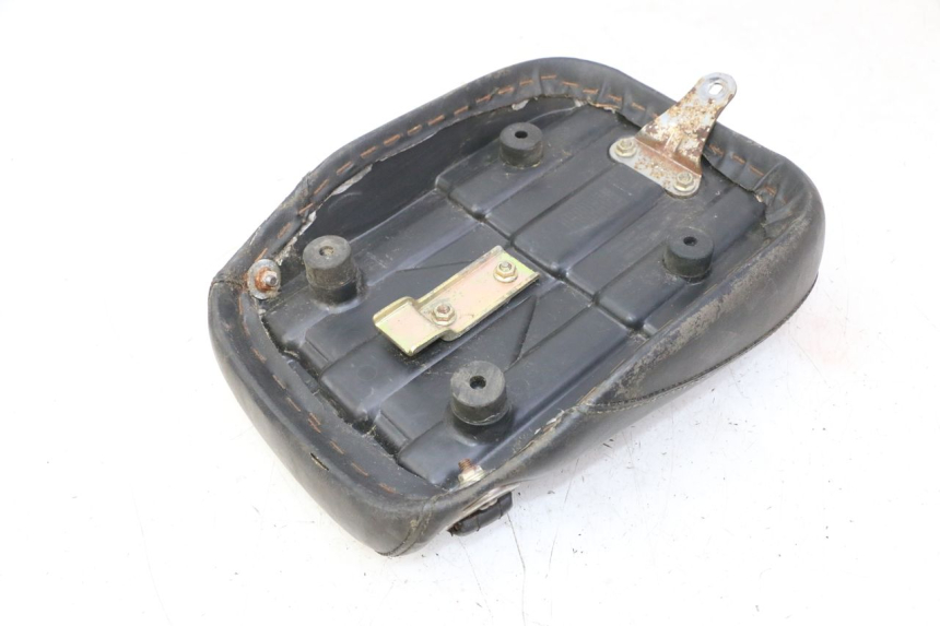 photo de Asiento trasero HYOSUNG GV AQUILA 125 (2000 - 2009) - Otra perspectiva