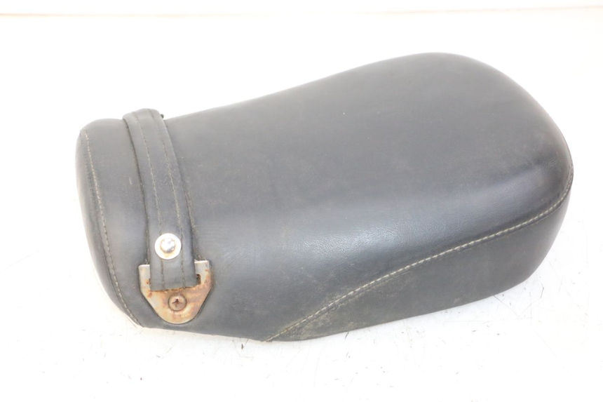 photo de Asiento trasero HYOSUNG GV AQUILA 125 (2000 - 2009) - Recambio usado revisado