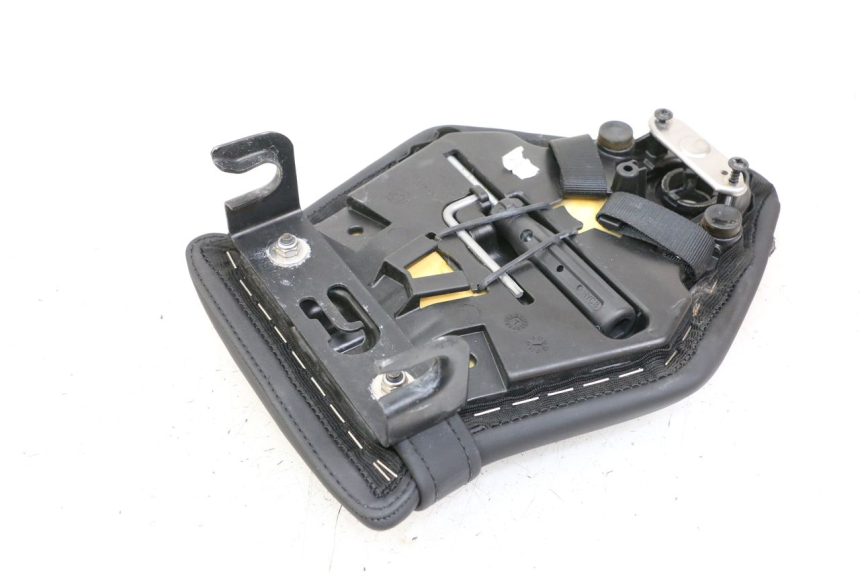 photo de ASIENTO TRASERO BMW S RR ABS S1000RR 1000 (2015 - 2018) - Primer plano técnico