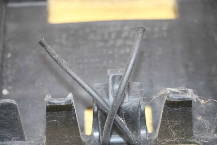 photo de ASIENTO TRASERO HONDA CBF 500 (2004 - 2007) - Primer plano técnico