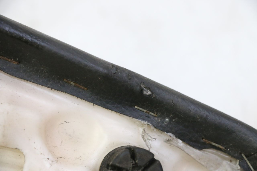 photo de ASIENTO TRASERO HONDA CBF 125 (2009 - 2015) - Detalle de la pieza