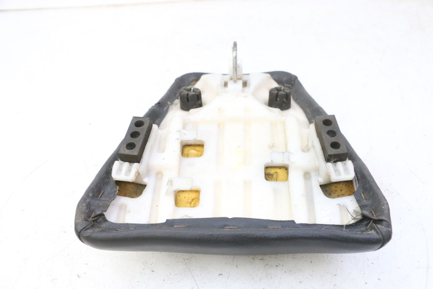 photo de ASIENTO TRASERO HONDA CBF 125 (2009 - 2015) - Vista general del producto