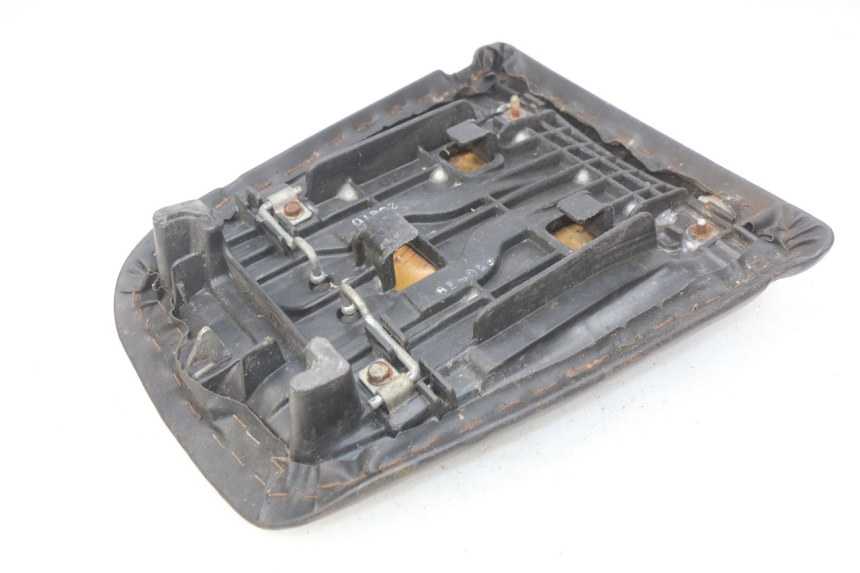 photo de ASIENTO TRASERO HONDA CBR RR FIREBLADE 900 (1992 - 1994) - Características distintivas